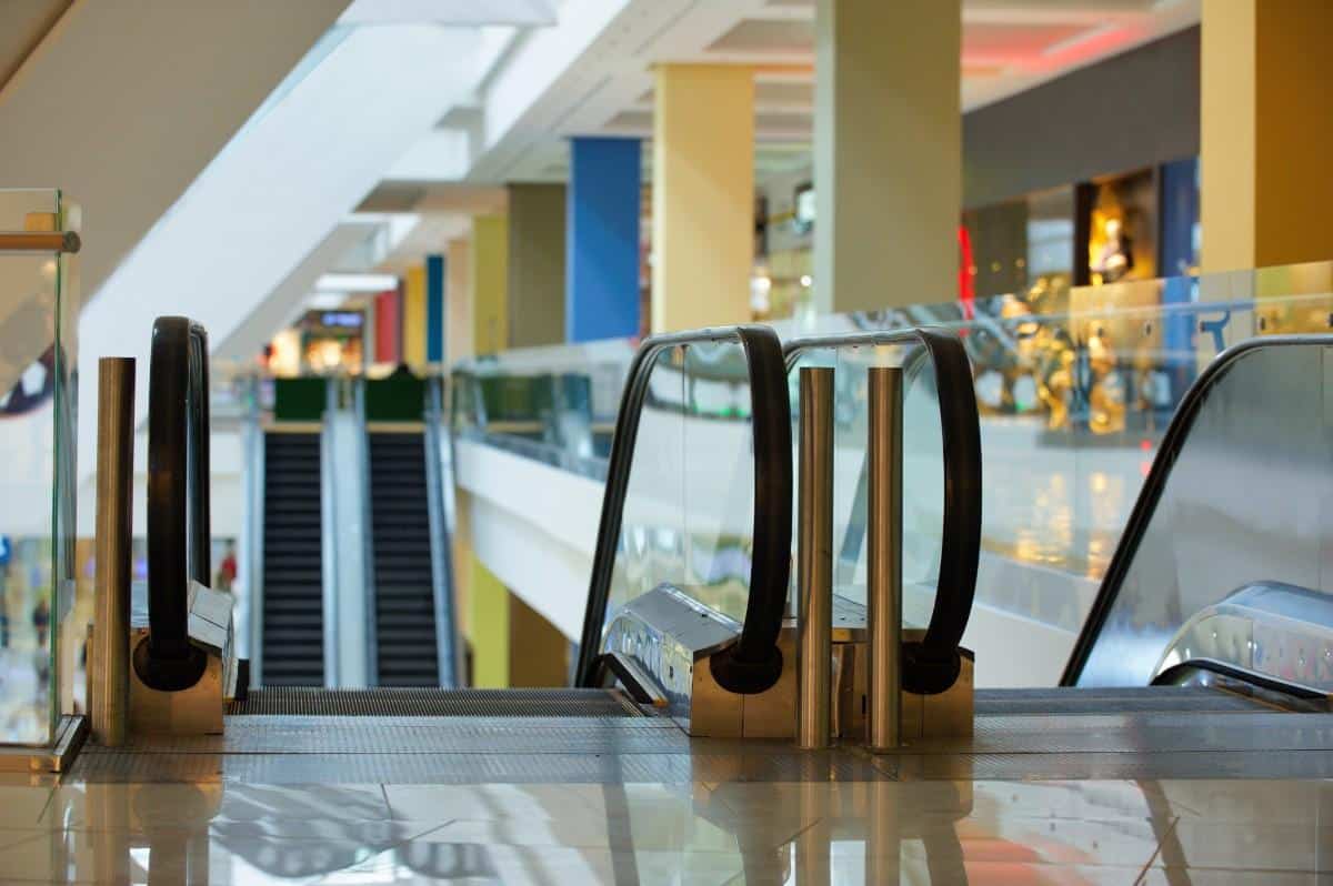 Shopping Centers & Malls